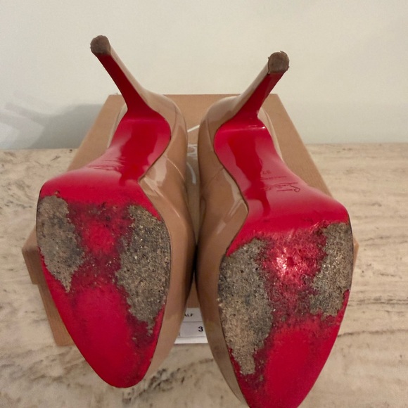 Christian Louboutin Bianca Nude Patent Leather Heels - Picture 4 of 4